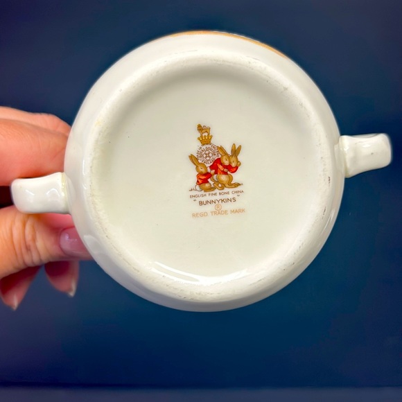 Vintage Royal Doulton “Bunnykins “ fine bone china two handle child mug - Picture 7 of 8